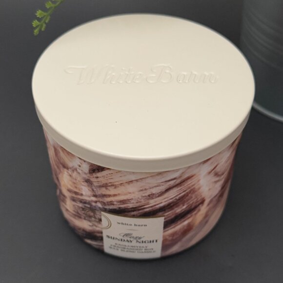 BBW Cozy Sunday Night White Barn Bath & Body Works 3 Wick Candle - Picture 4 of 10